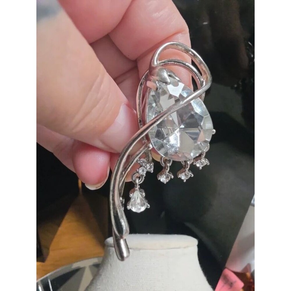 Floral Rhinestone  teardrop Abstract brooch